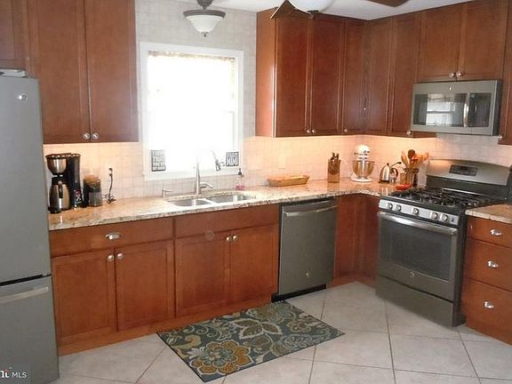 2nd image of 33 Monticello Dr