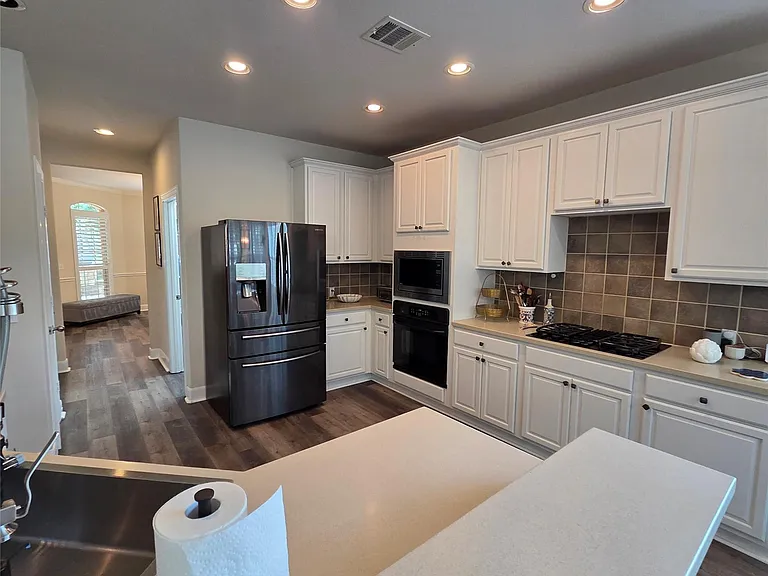 8208 Endeavor Cir — Photo 33