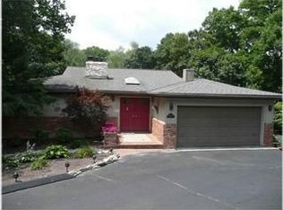 10474 Riverside Dr, Powell, OH 43065