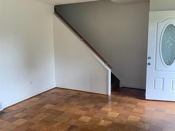 2nd image of 101 S Jacqueline St