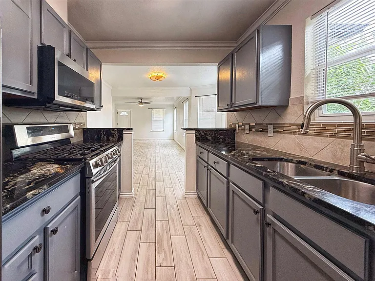 6915 Villita Avenida St — Photo 15