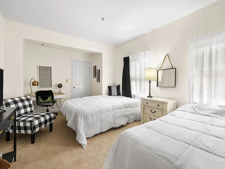 49 Cedar St #2 — Photo 8
