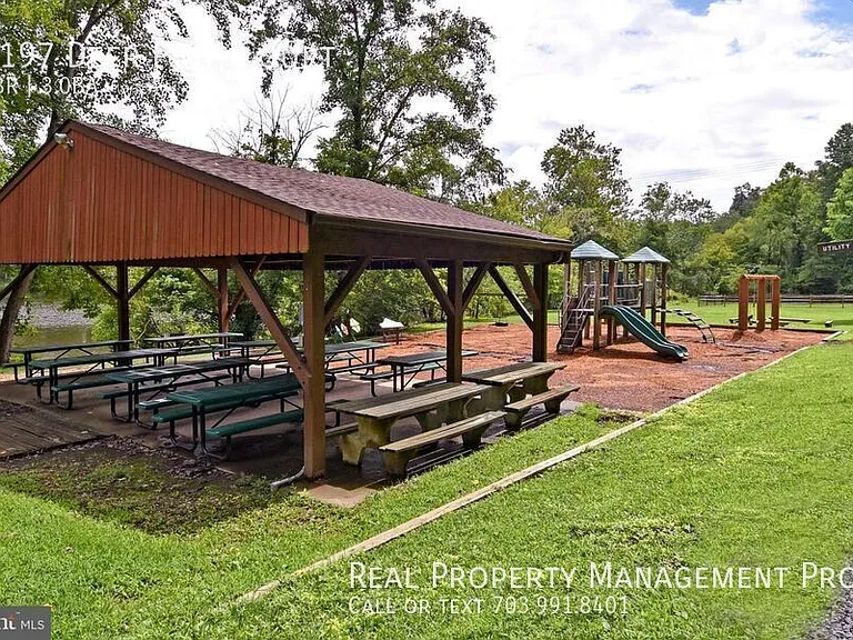 6197 Deer Path Ct — Photo 39