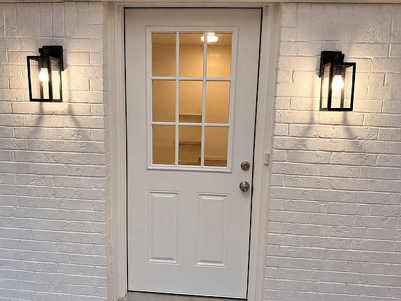 3rd image of 916 Brook Forest Dr #B