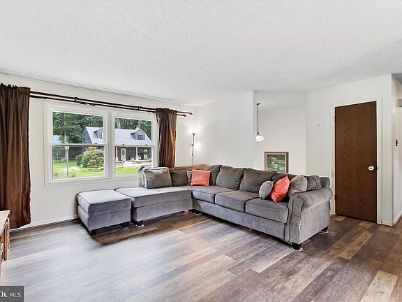 4th image of 45 Independence Dr