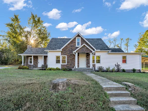 1320 Old Highway 31 E, Westmoreland, TN 37186