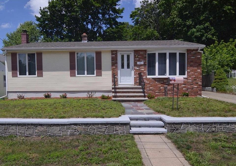 1st image of 15 Lowell Dr