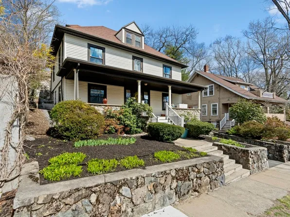 33 Nowell Rd, Melrose, MA 02176