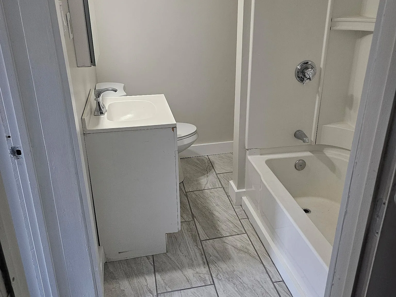 3 bed, 1225 sqft, $1,950 — Photo 2
