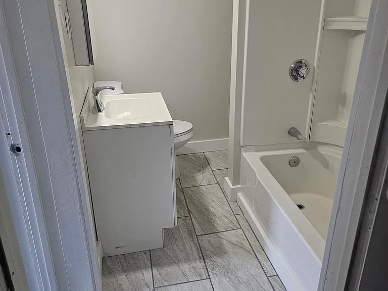 86 Pleasant St #2 — Photo 2
