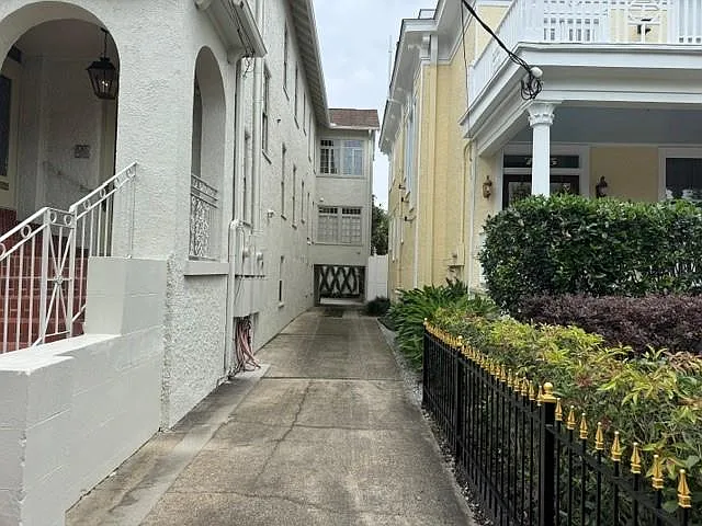 3 bed, 2.5 bath, 2255 sqft, $4,300 — Photo 2