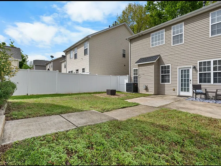 10060 Switchyard Dr — Photo 18
