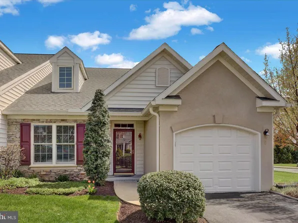 1 York Ct, Lancaster, PA 17602