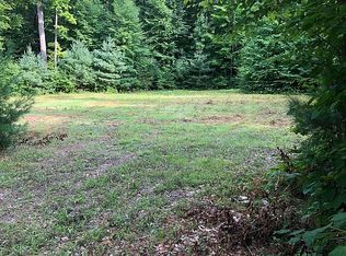 18 Blackberry Ln, Queensbury, NY 12804