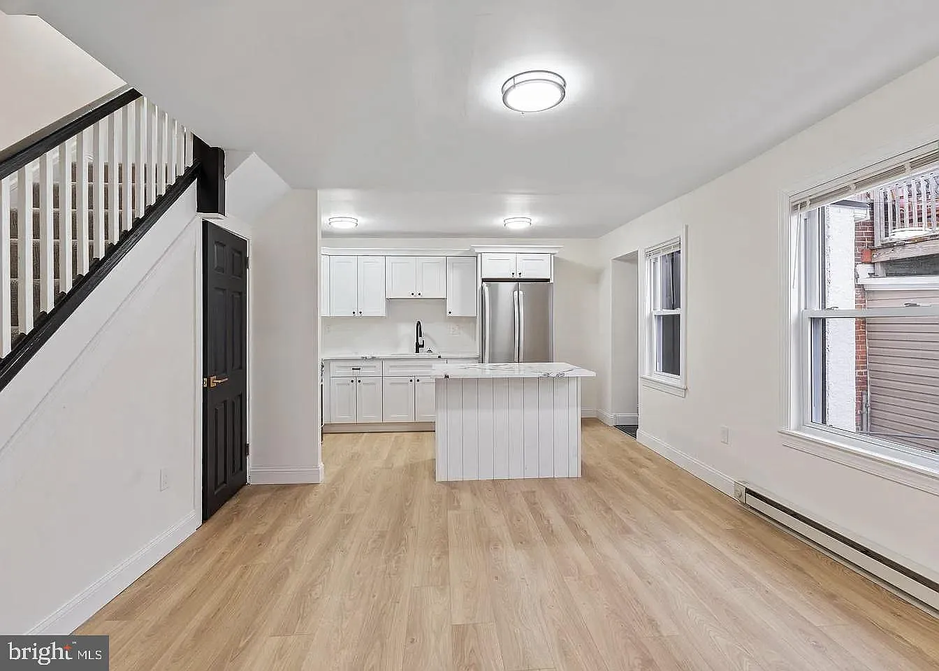3 bed, 1092 sqft, $1,800 — Photo 2
