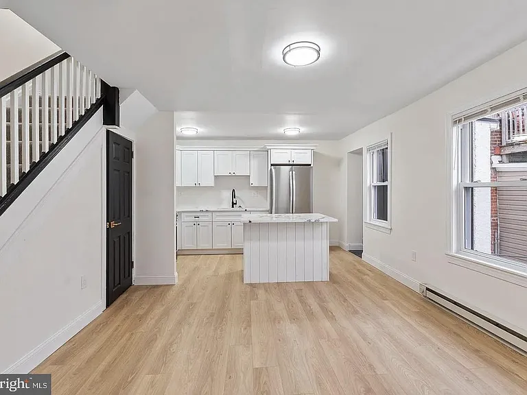 1118 Brown St #318 — Photo 2