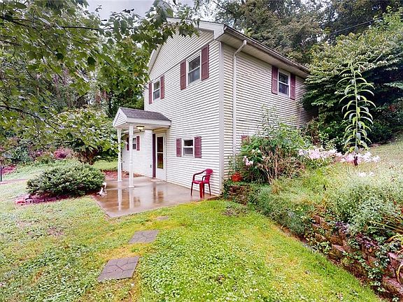 3rd image of 205 Maine St