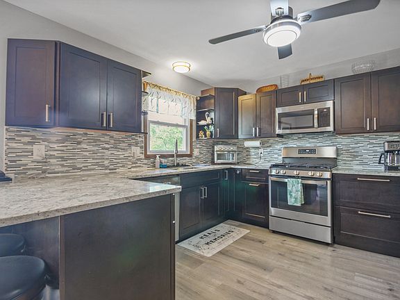 4th image of 543 Aspen Dr