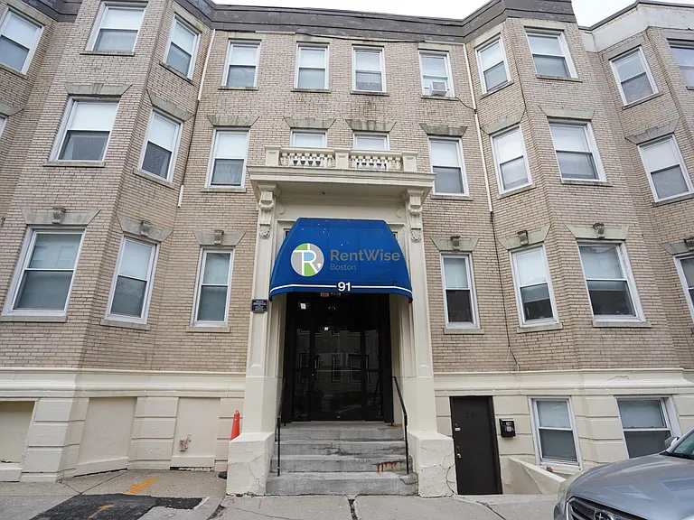 91-99 Gordon St — Photo 1