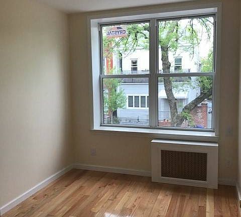 4th image of 584 17th St APT 1