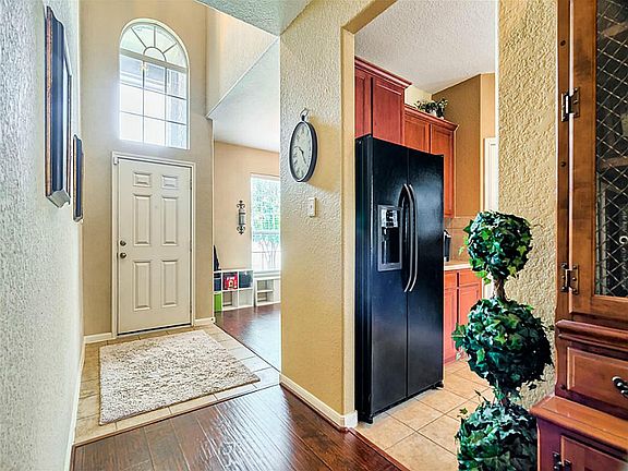 4th image of 20911 Brodie Ln