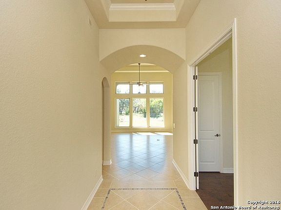 3rd image of 4745 AMOROSA WAY