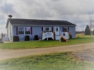 61689 Roberts Rd, Three Rivers, MI 49093