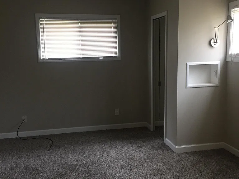 21670 Tulane Ave — Photo 21