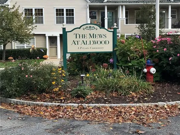 19 Collura Ln, Clifton, NJ 07012