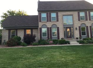 3922 Red Root Rd, Lake Orion, MI 48360