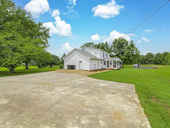5th image of 9685 Mitchell Rd