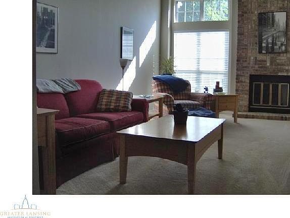2nd image of 1790 E Whitegate Ln