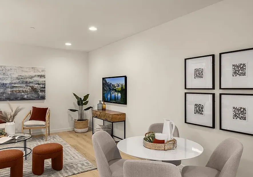 4 bed, 1801 sqft, $4,400 — Photo 3