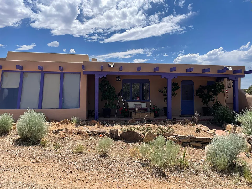 15C Tesuque Hill Rd