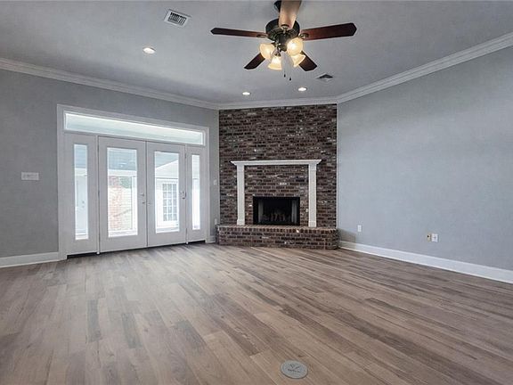 4th image of 421 Bear Dr