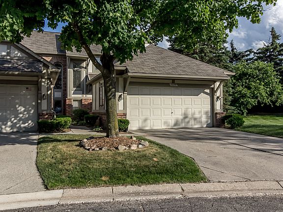 2nd image of 42299 Saratoga Cir #7
