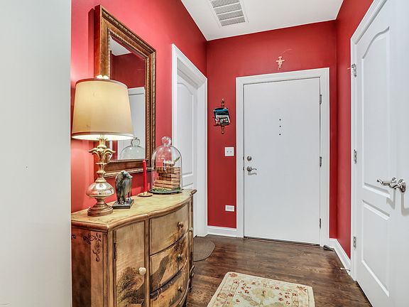 5th image of 1800 Amberley Ct APT 110