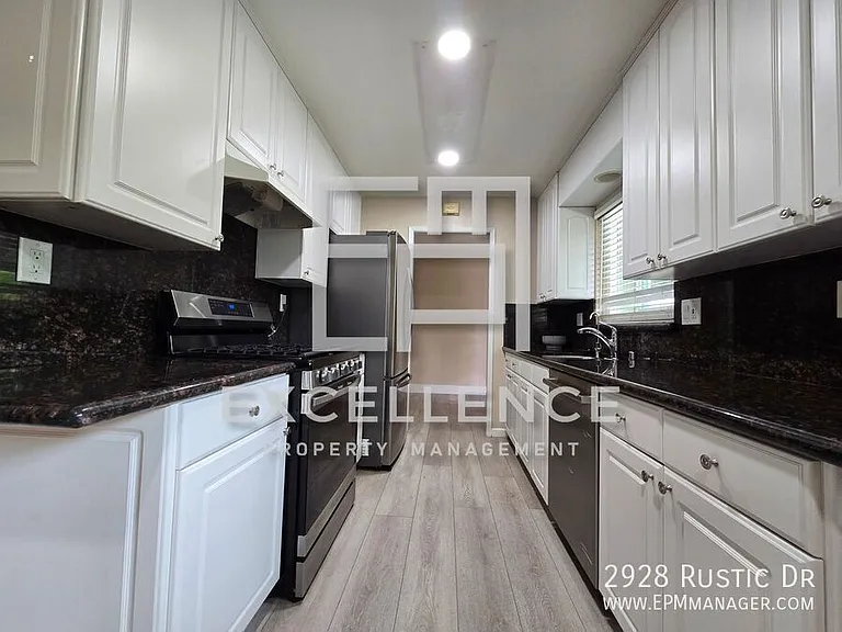 2928 Rustic Dr — Photo 3