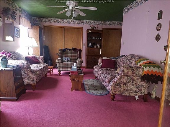 5th image of 17 English Ivy Ln