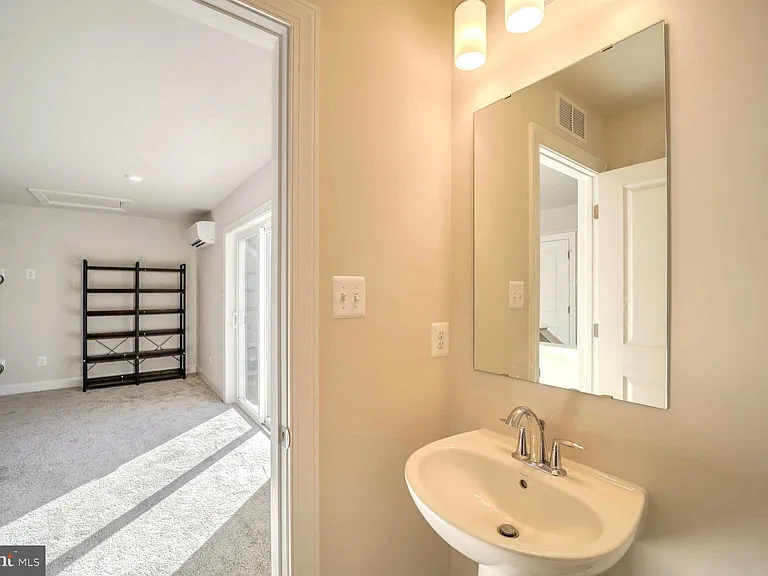 10864 Foxtrot Cir — Photo 14