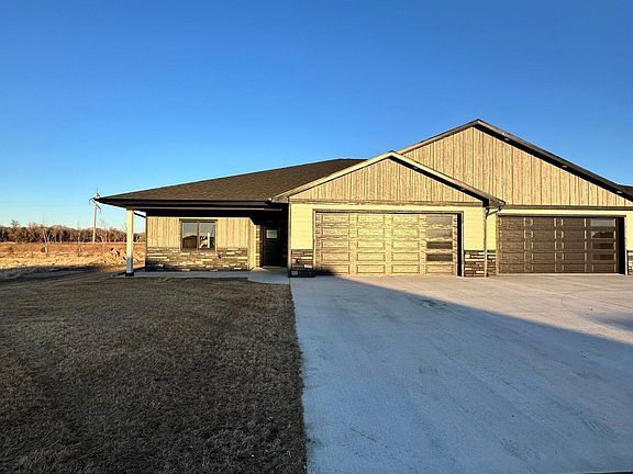 2nd image of 2806 Cottonwood Cir
