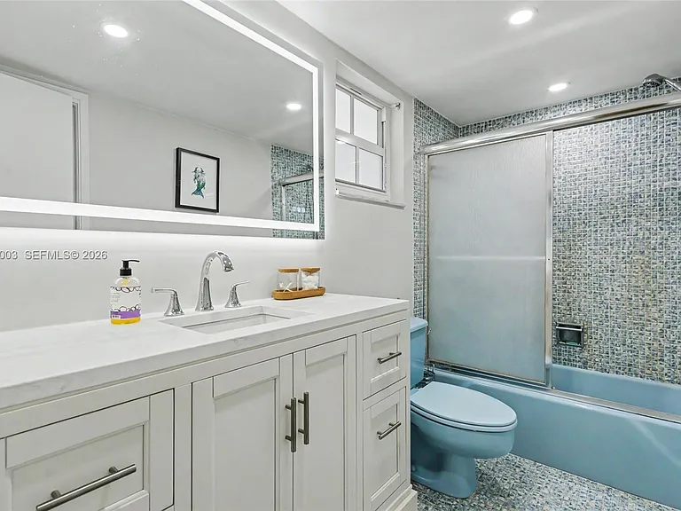 3150 N Palm Aire Dr #705 — Photo 14
