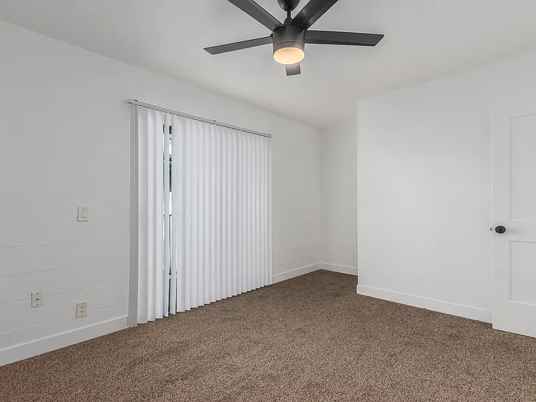 The Harlow Apartments — Photo 14