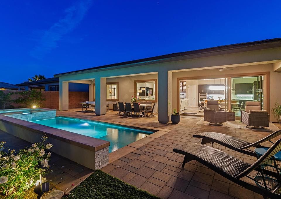 1st image of 82430 Round Valley Dr