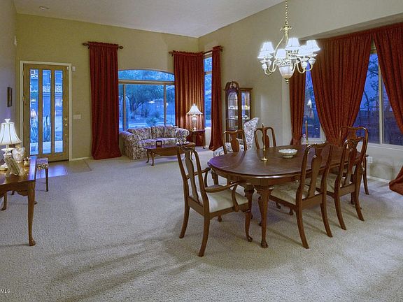 3rd image of 4069 N Sunset Cliff Pl