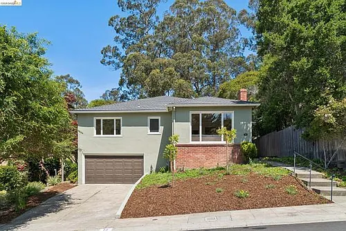 73 Kingston Rd Photo 1