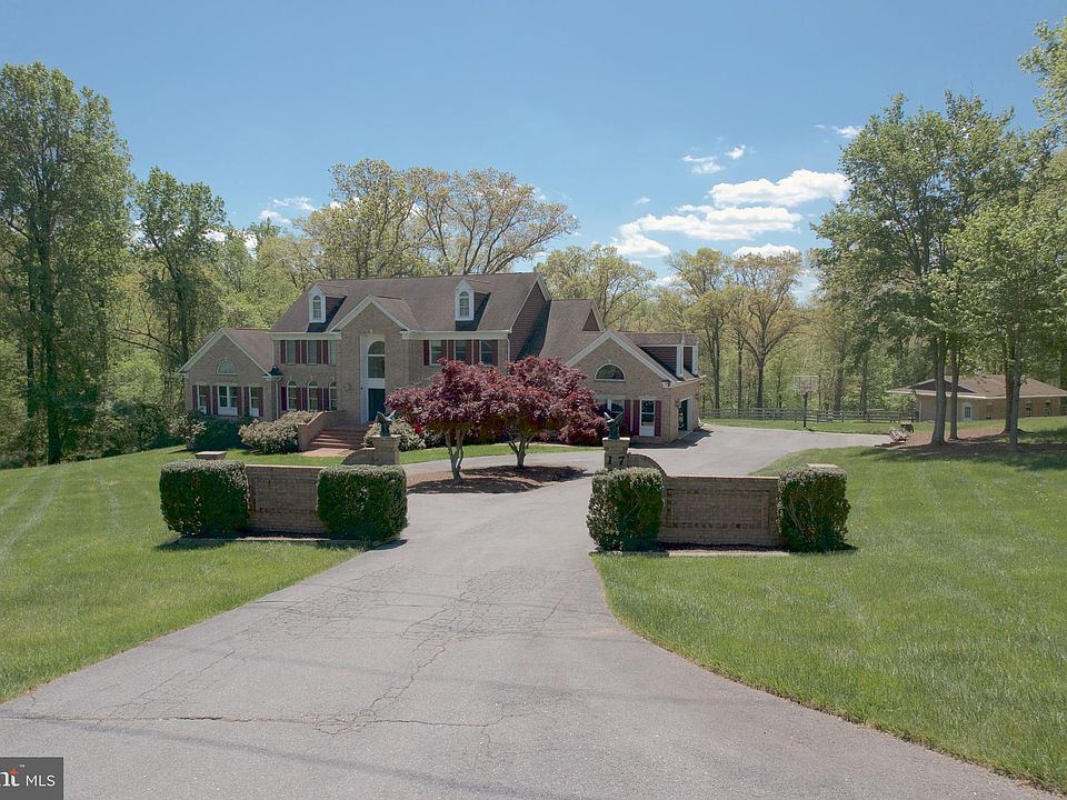 2nd image of 17 Brian Daniel Ct