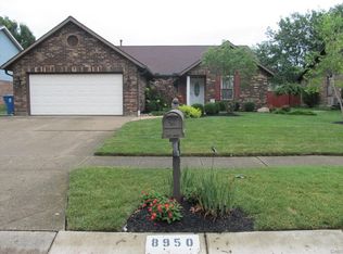 8950 Willowgate Ln, Dayton, OH 45424