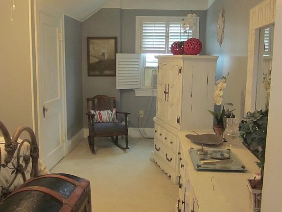 5th image of 1531 Radcliff Ave