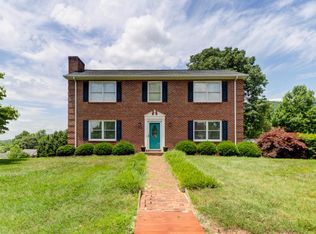 3950 Horsepen Mountain Dr, Vinton, VA 24179